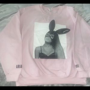 Ariana Grande sweater